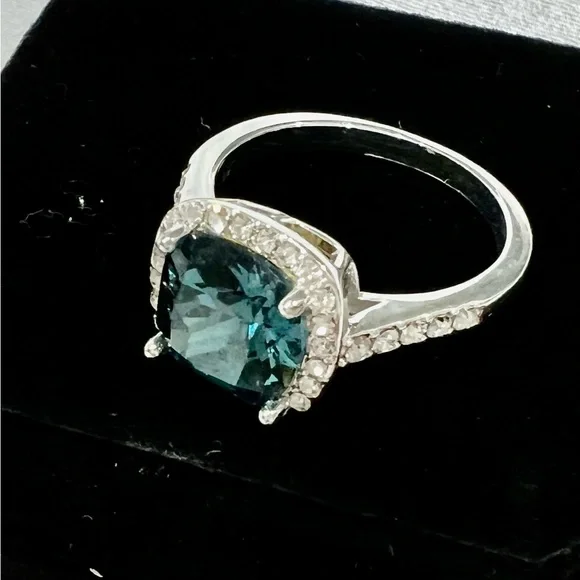 SWAROVSKI ELEMENTS AQUAMARINE & CLEAR CRYSTAL Silver Women's Ring sz 9 - Picture 2 of 11
